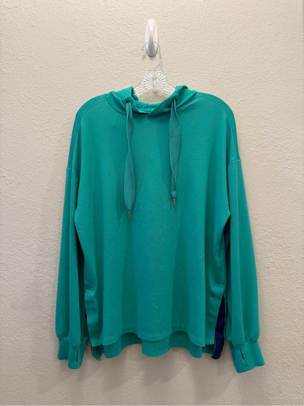 Avia Women’s Teal Pullover Hoodie – Size Large (12–14)